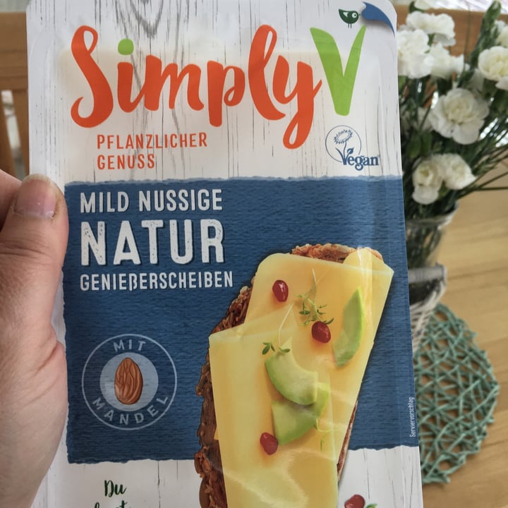photo of Simply V Mild Nussige Natur shared by @egregora on  16 May 2022 - review