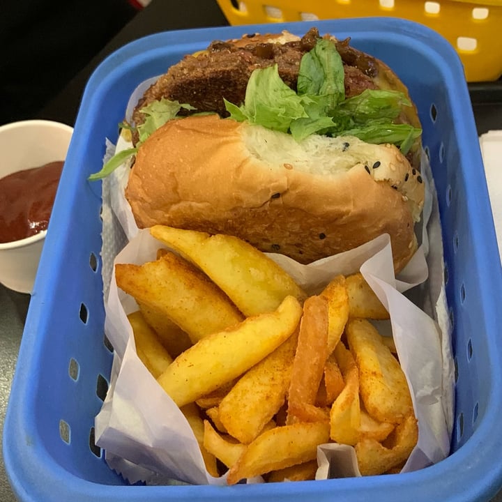 review photo of Animal Chef Hambúrguer + Batata shared by @marciapinheiro on 22 Apr 2022 - review