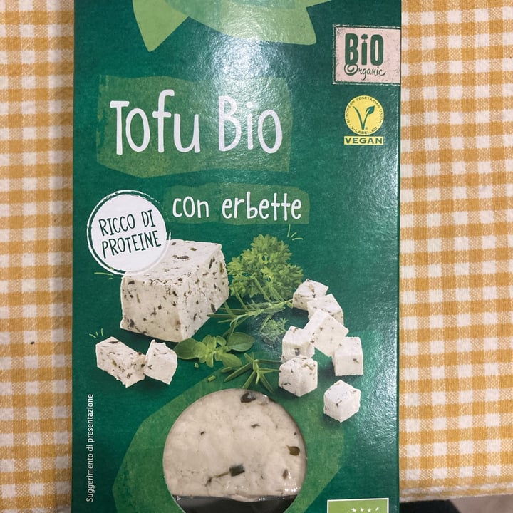 review photo of Vemondo Tofu Bio con Erbette shared by @chiaraaaaaaaaaaaaa on 27 Mar 2022 - review