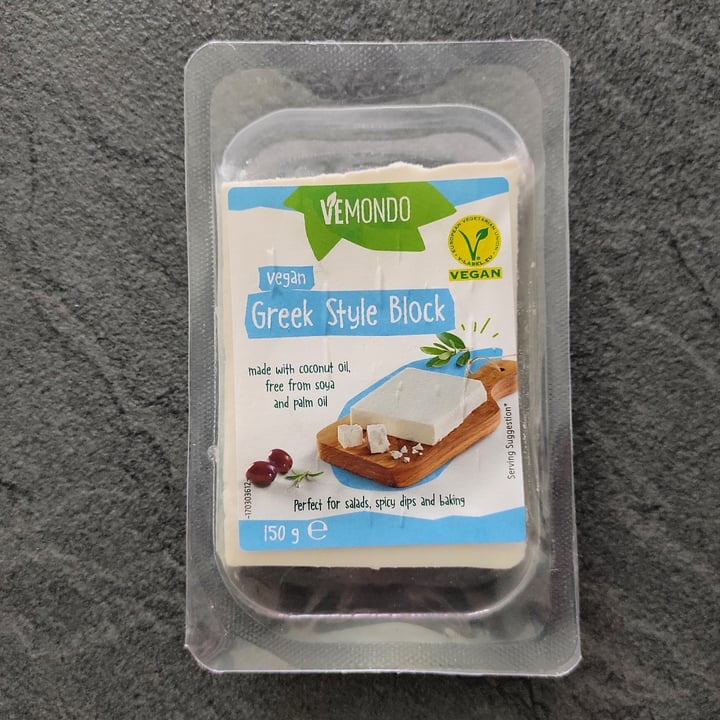 photo of Vemondo Vegan Greek Style Block shared by @thekindseed on  13 Aug 2021 - review