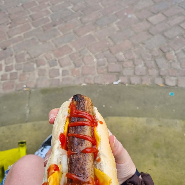 photo of Hot Sausage Company Vegan hot dog shared by @laurenjadek on  22 Apr 2022 - review