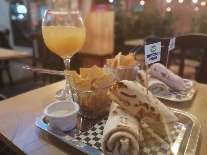 photo of Cafe Leon Interior 6 Local 3 Paseo Del Faro Burrito Beyond Meat shared by @natikm27 on  17 Sep 2019 - review