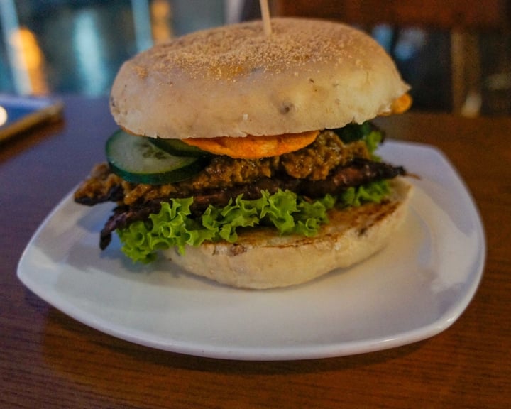 photo of nomVnom Bistro Toon Rendang Burger shared by @maix on  08 Jan 2020 - review