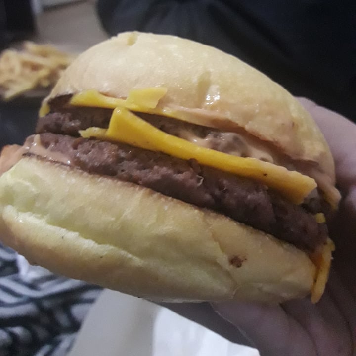 review photo of VEGAN FOX Hamburguesa Doble shared by @hskfn on 18 May 2021 - review