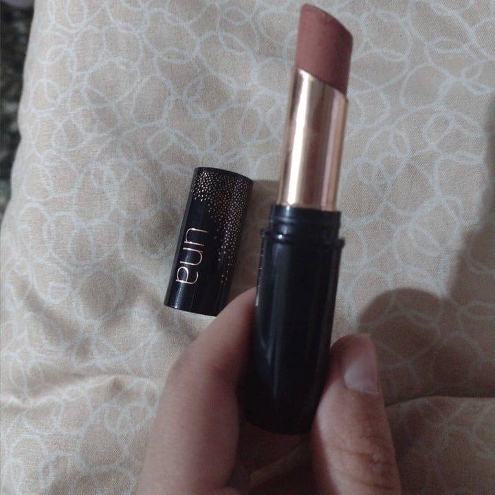photo of Natura Una Labial Extreme Matific Rouge 04 shared by @solluanna on  17 Dec 2021 - review