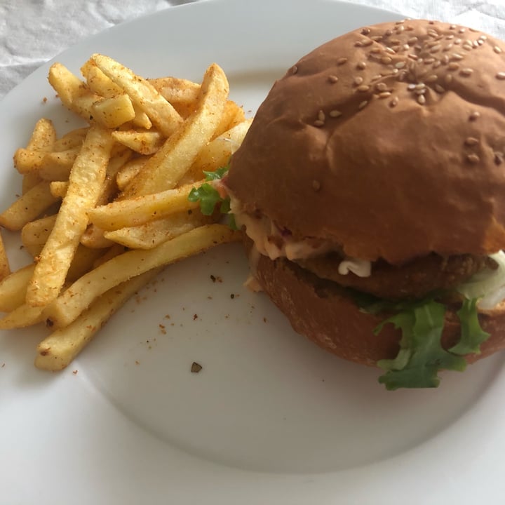 review photo of The Vegan Chef Durban North Crispy Chickn Burger shared by @jessm on 24 Apr 2022 - review
