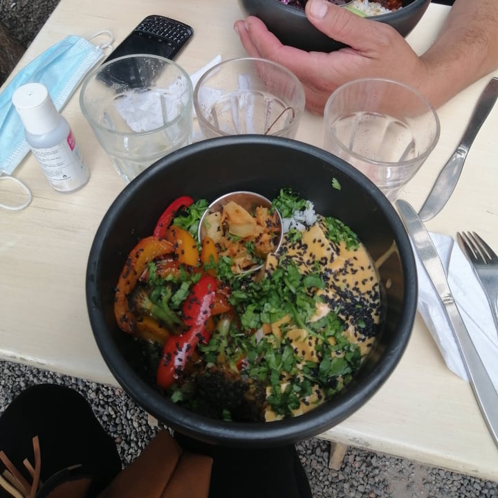 photo of Café Vegetal Bowl spicy peanut tofu shared by @eloisagoodforme on  24 Oct 2021 - review
