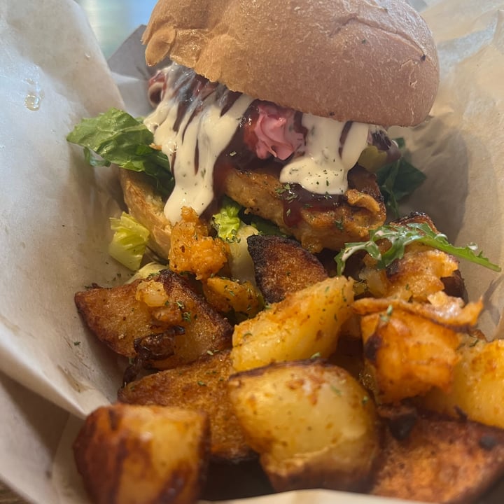 review photo of Vegout Bethlehem Barbecue Ranch Burger shared by @veggie5 on 20 Aug 2022 - review