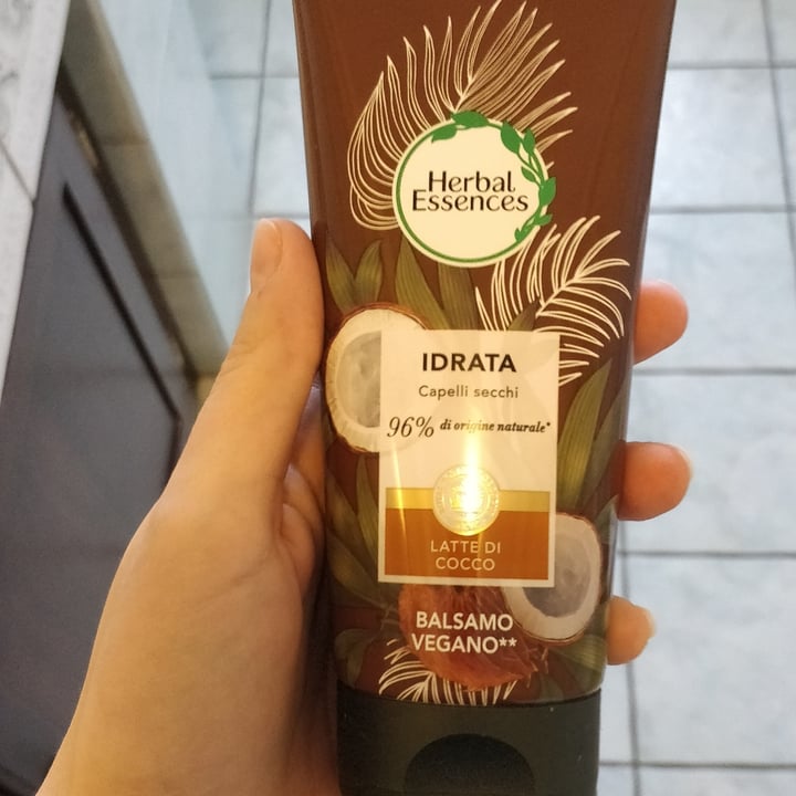 review photo of Herbal Essences Balsamo Latte di Cocco shared by @ciaradh on 13 Mar 2022 - review