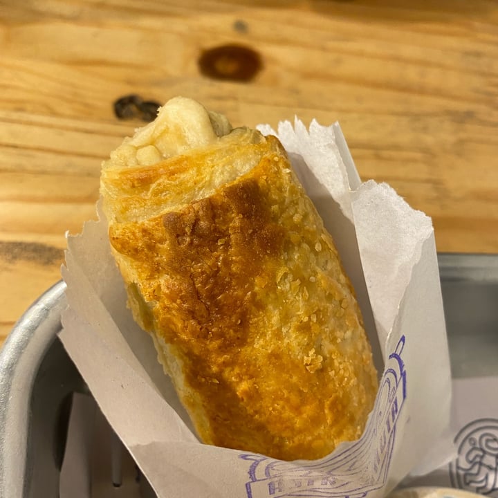 photo of Astronauta Café Folhado com queijo de castanha shared by @tatianaconsoli on  31 Jul 2022 - review