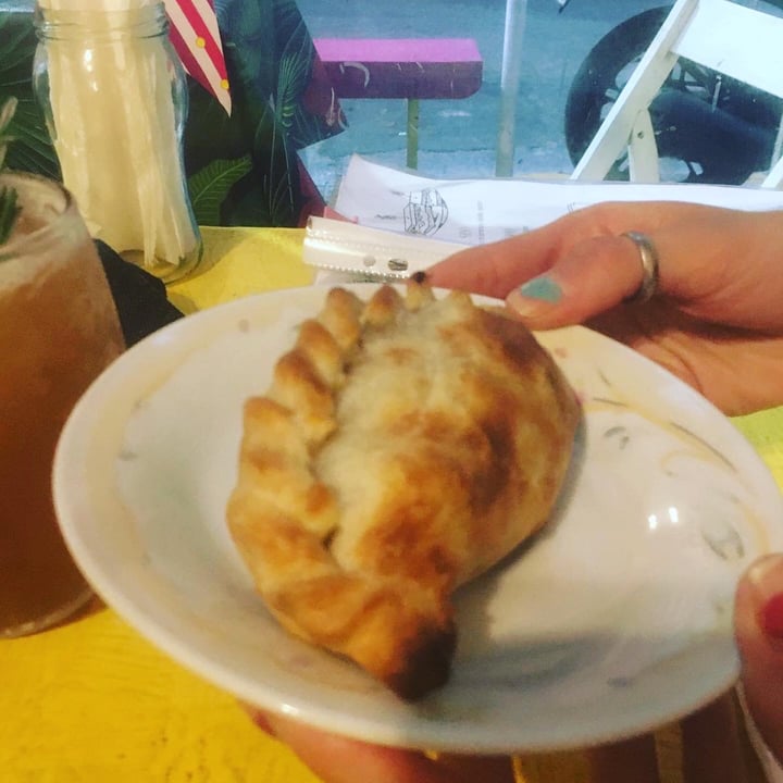photo of La Vegana cantina Empanada de “carne” shared by @meripan on  01 Nov 2021 - review