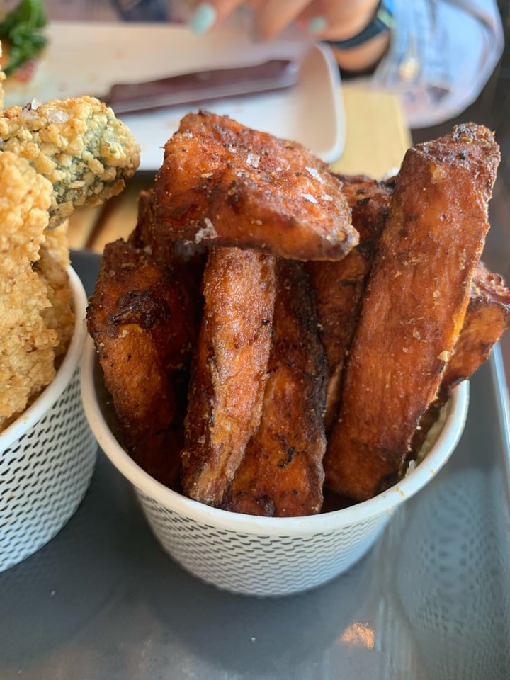 photo of Grill'd Carlton Chips Share Plate shared by @rae on  17 Aug 2019 - review
