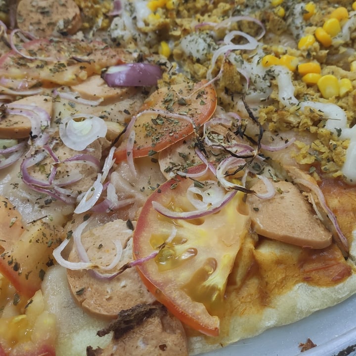 review photo of Quintal Vegan Pizza de calabresa vegana e frango com catupiry vegano shared by @veganoca on 10 May 2022 - review