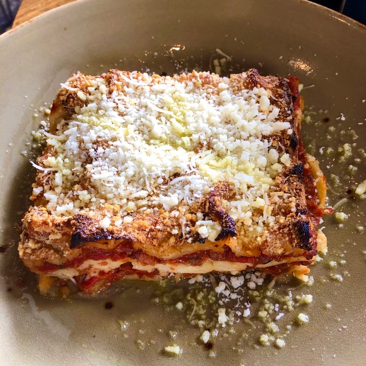 photo of Gigi's Pizzeria Lasagna shared by @ronirios on  14 Dec 2020 - review