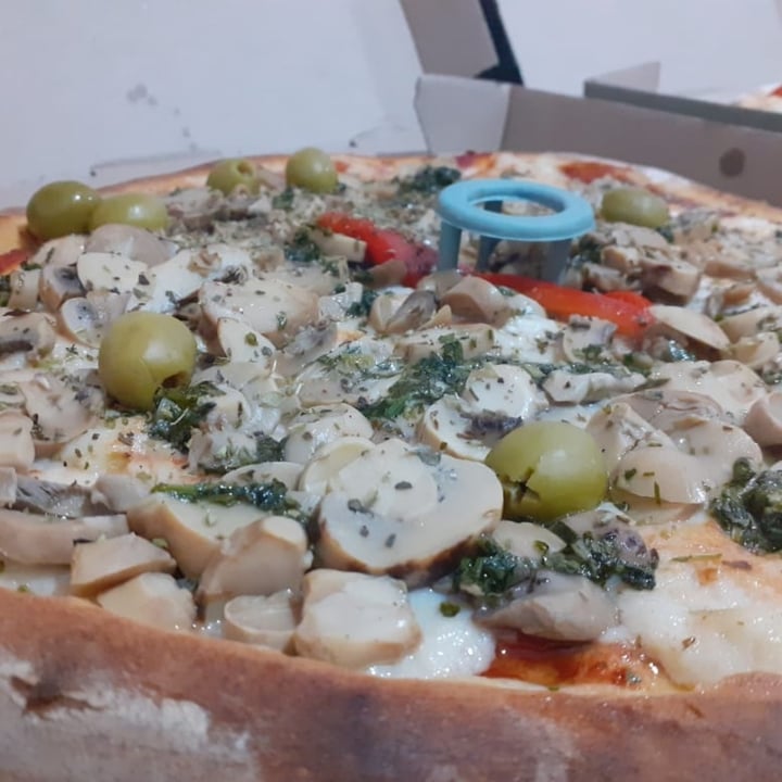 photo of Blondie Pizza Vegana De Champiñones shared by @vikymarquez on  16 Sep 2020 - review
