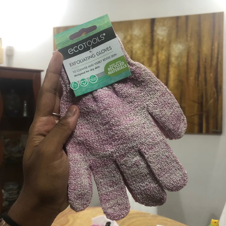 photo of EcoTools Exfoliating Gloves shared by @alyrauff on  07 May 2020 - review