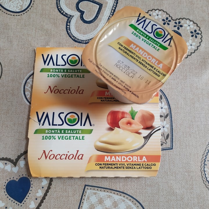 photo of Valsoia Nocciola Mandorla shared by @rosannasanseverino on  11 Apr 2022 - review