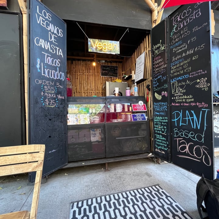 photo of Los Veganos de Canasta, El Puesto Tacos De Canasta Veganos shared by @yabin on  08 Mar 2022 - review