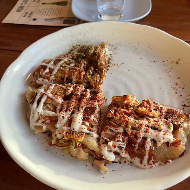 菜肴“Okonomiyaki”的照片