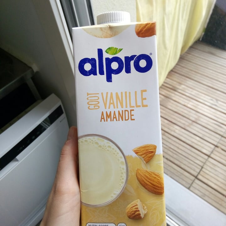 photo of Alpro Goût Vanille Amande shared by @elisabetta1191 on  24 Mar 2022 - review