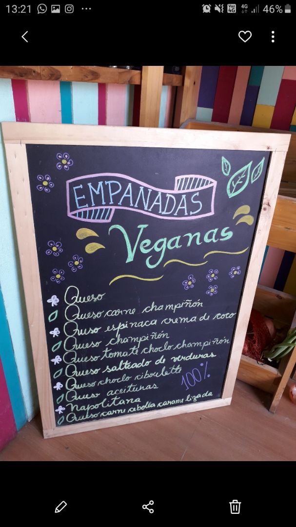 review photo of Empanadas Don Manggiolo Empanada De Queso Vegano & Champiñones , Jugo Natural De Mango shared by @michellealexandra on 09 Jan 2020 - review