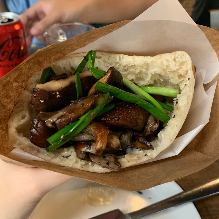 photo of Miznon Singapore Mushroom (Veganized) shared by @niicolaaaa on  04 May 2022 - review