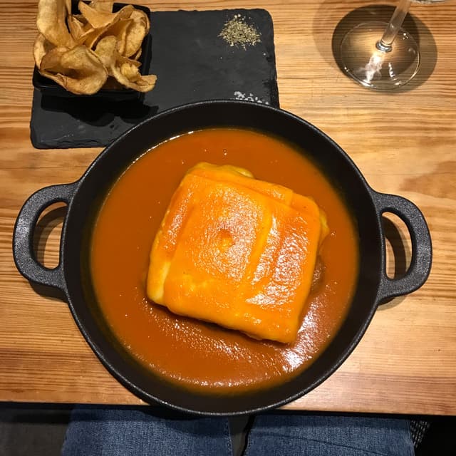 菜肴“Francesinha”的照片