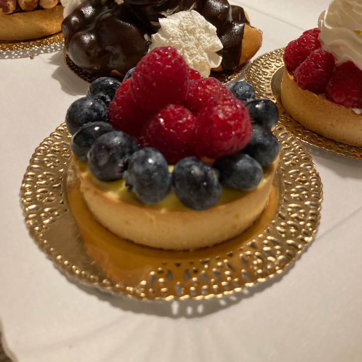 review photo of MadamaDorè Pastarella Con Crema E Frutta shared by @giuliaparashi on 03 Oct 2021 - review