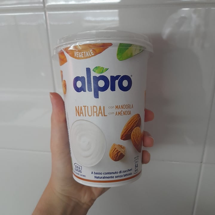 photo of Alpro Yogurt mandorla shared by @martinafort on  20 Jun 2022 - review