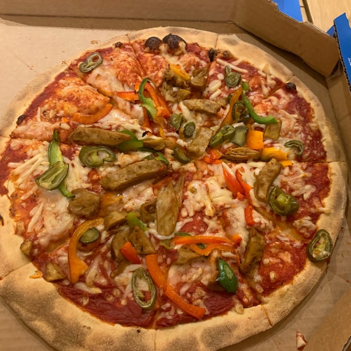 photo of Dominos Pizza The Chick-Ain’t shared by @veggieteleki on  24 Feb 2021 - review
