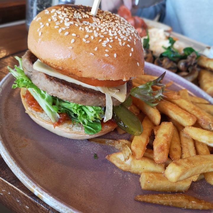 review photo of Carter & G's C&G's Vegan Burger shared by @moiraraex on 24 Aug 2020 - review