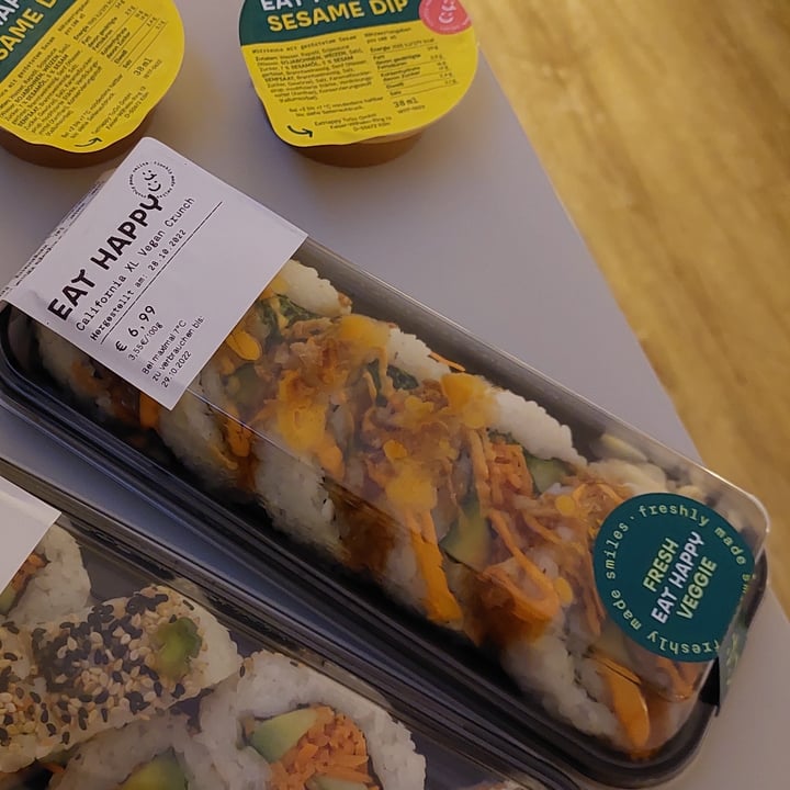 photo of Eat Happy Sushi California XL veggie crunch shared by @walrusbabe on  12 Nov 2022 - review