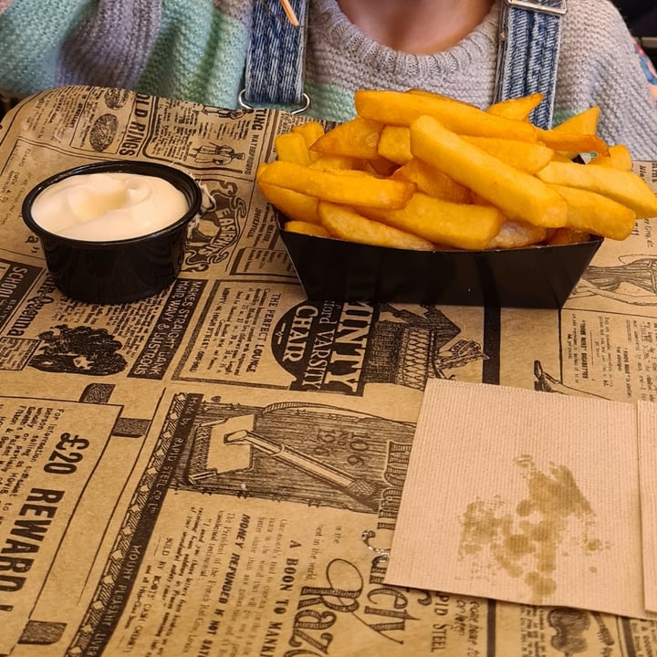photo of FritBar - Bruges Small fries shared by @mikejuliette on  19 Dec 2022 - review