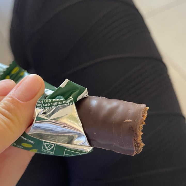photo of Supino Barra de fruta e amendoim com cobertura de chocolate meio amargo shared by @sheisvegan on  23 Mar 2022 - review
