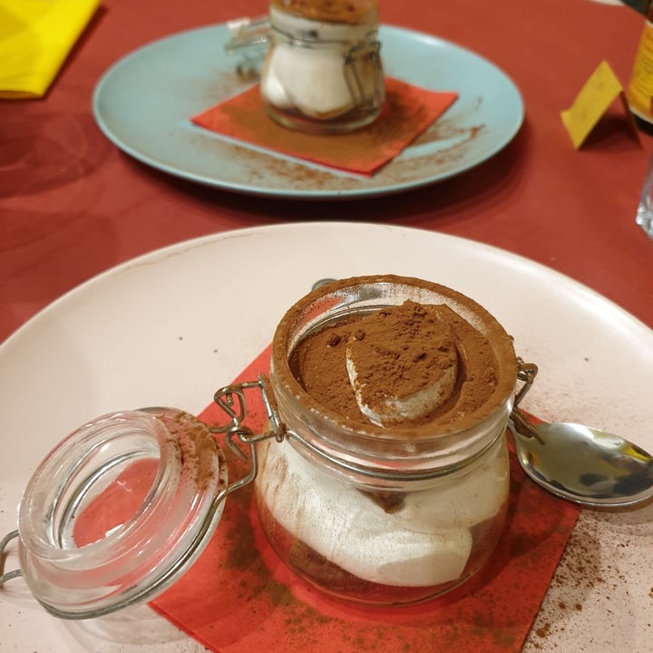 photo of Pizzeria Trattoria da Da' Tiramisu Vegan shared by @carmenveganblogger on  25 Mar 2022 - review