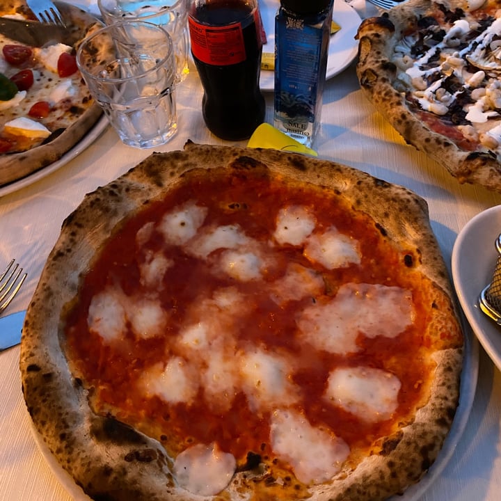 review photo of Ristorante Rocca 'Ja Pizza con mozzarella vegana shared by @pinomeow on 05 Sep 2021 - review