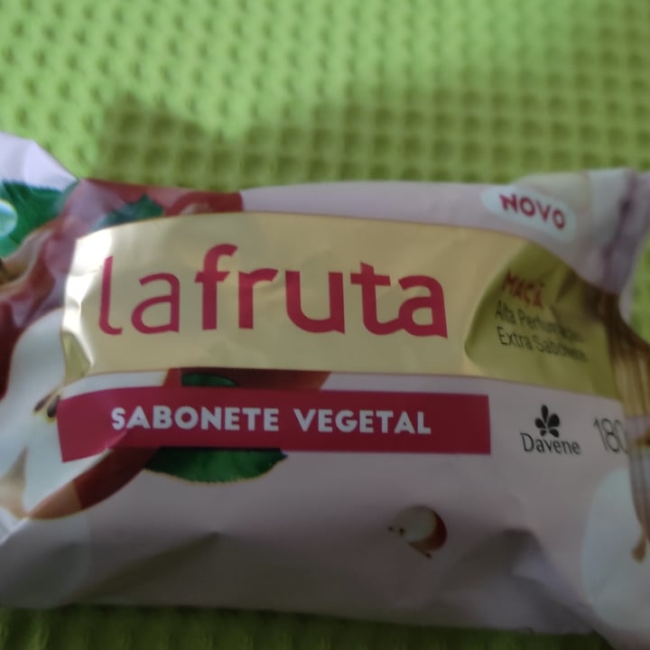 photo of Davene Sabonete La Fruta shared by @paspechoto on  07 May 2022 - review