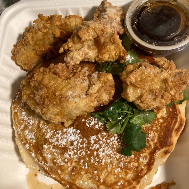 photo of Fern Cafe and Bakery Vegan pancakes and chickun shared by @cuttlefish on  17 Aug 2021 - review