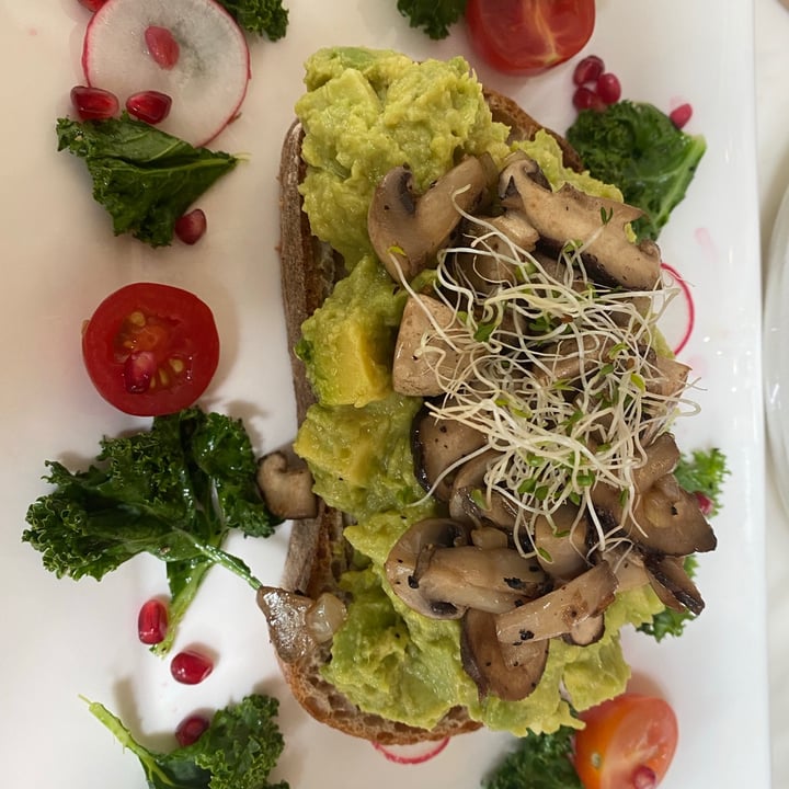 photo of Botany Robertson Quay Avocado toast shared by @ahsne on  27 Jun 2021 - review