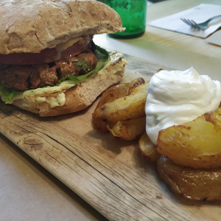 photo of Viva Burger Chingona shared by @runa on  16 Aug 2020 - review