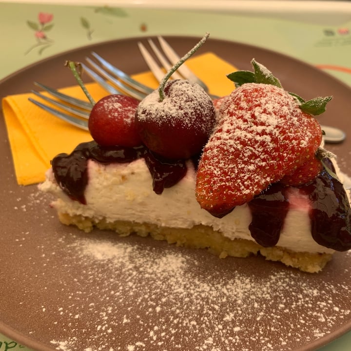 photo of PappaGioia cheesecake con frutta shared by @martimem on  04 Jun 2022 - review