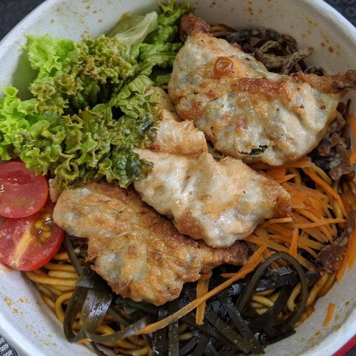 photo of Flavours by Saute Dry Ramen Handmade Dumplings shared by @rumblingradishes on  08 Jul 2020 - review