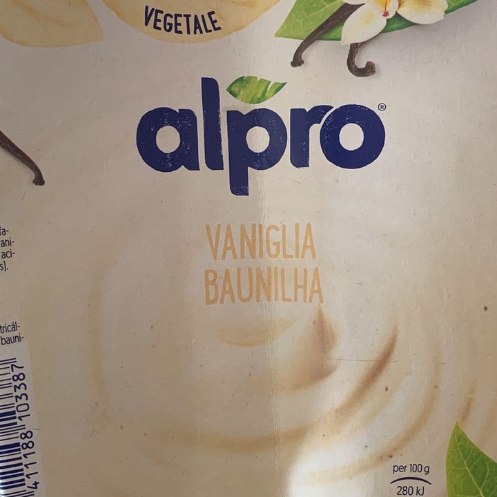 photo of Alpro Soy Yogurt Vanilla shared by @mimmiamarta on  21 Mar 2022 - review