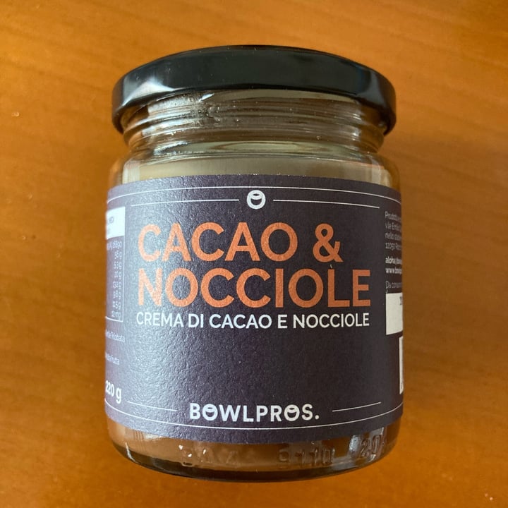 photo of Bowlpros Crema cacao e nocciola fondente shared by @valentinamaso on  11 Mar 2022 - review