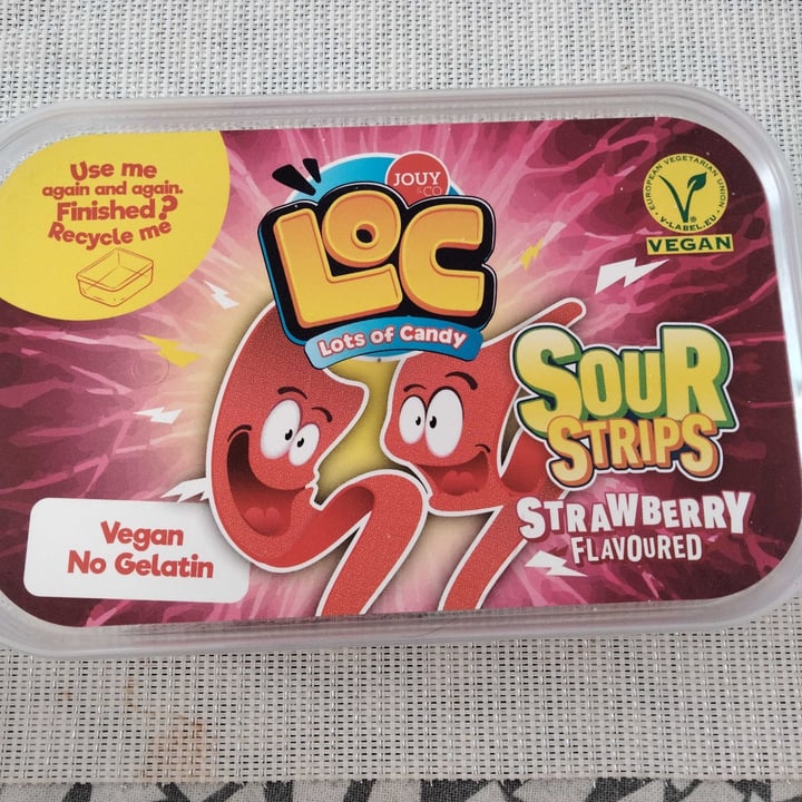 review photo of Jouy & Co Sour strips strawberry shared by @vendethiel on 05 Apr 2021 - review
