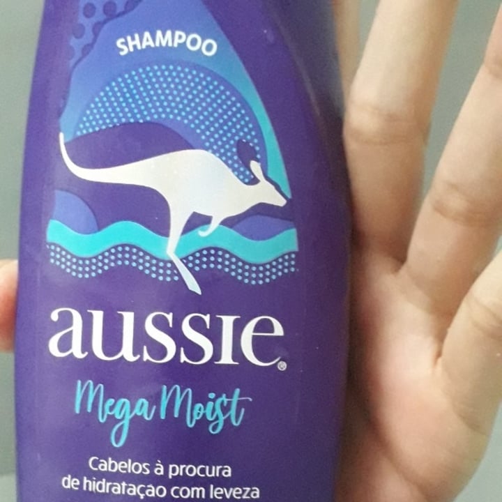 photo of Aussie mega moist shampoo shared by @wallkyrya on  09 May 2022 - review