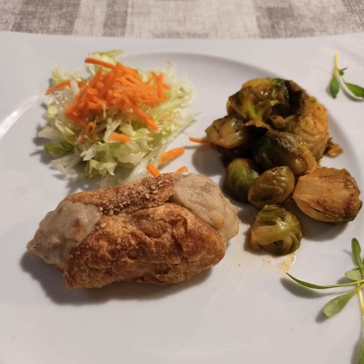 review photo of Ristorante Vegano Biologico La Lanterna cannolo salato shared by @aryrene on 12 Nov 2022 - review