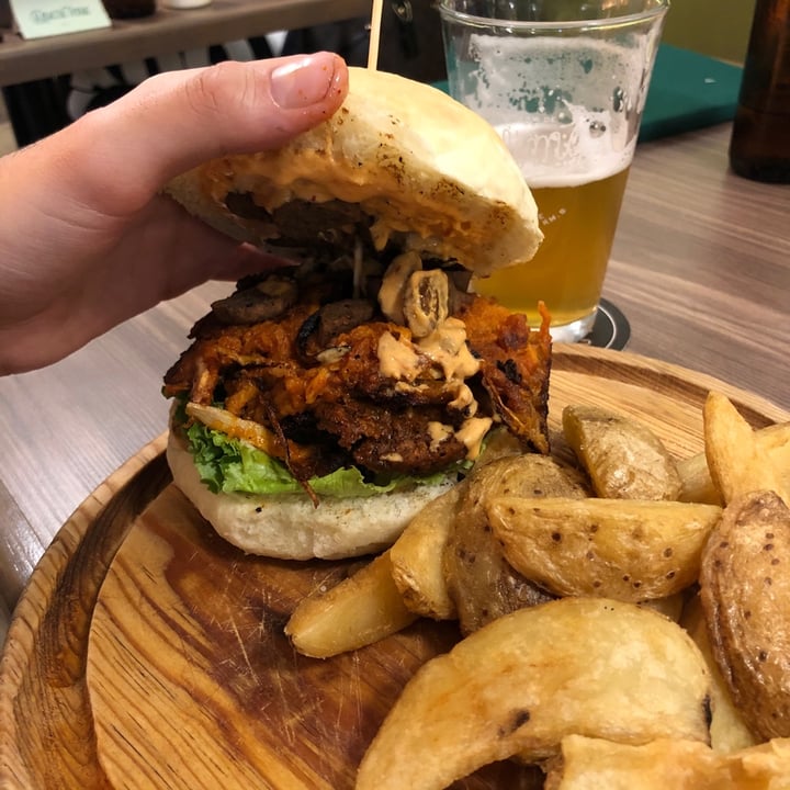 review photo of Calabacitas Tiernas Bistro Hamburgesa Cubana shared by @vegannorteno on 15 Jan 2020 - review