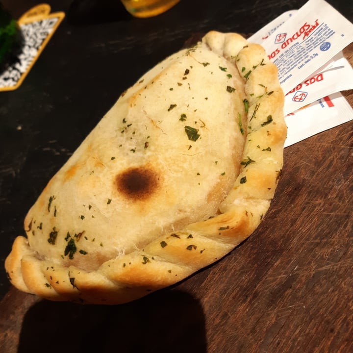 review photo of Pizzeria El Golpe Calzone De Calabresa shared by @nanubostera on 28 Mar 2021 - review
