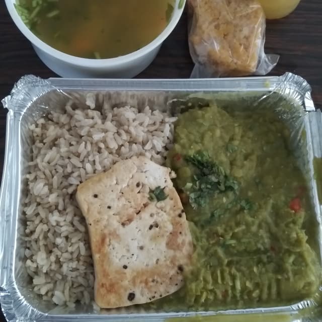 Photo of the dish “Arveja partida con tofu frito”